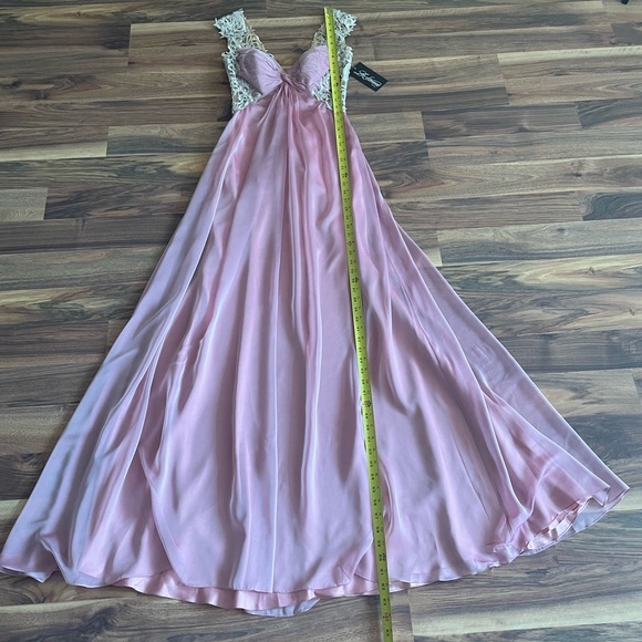 BNWT La Femme chiffon gown - Picture 10 of 10